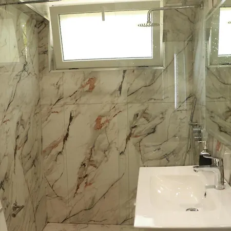 Nest&rest Spacious Luxury * Tirana